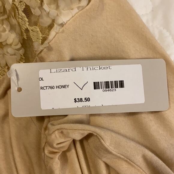 POL Mixed Media Top Large - Picture 9 of 9